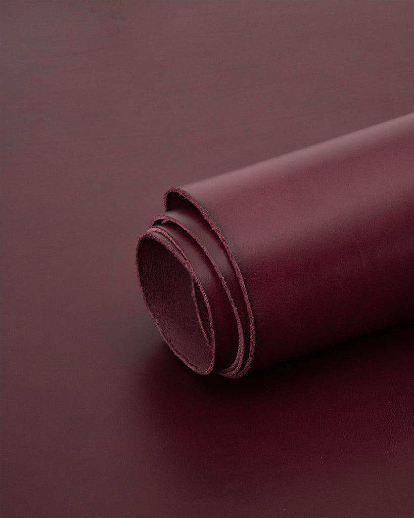 Vienna Collection | Vegetable Tanned Firm Harness Leather (0.9 Mm - 1.1 Mm) Burgundy / Panel (30 X