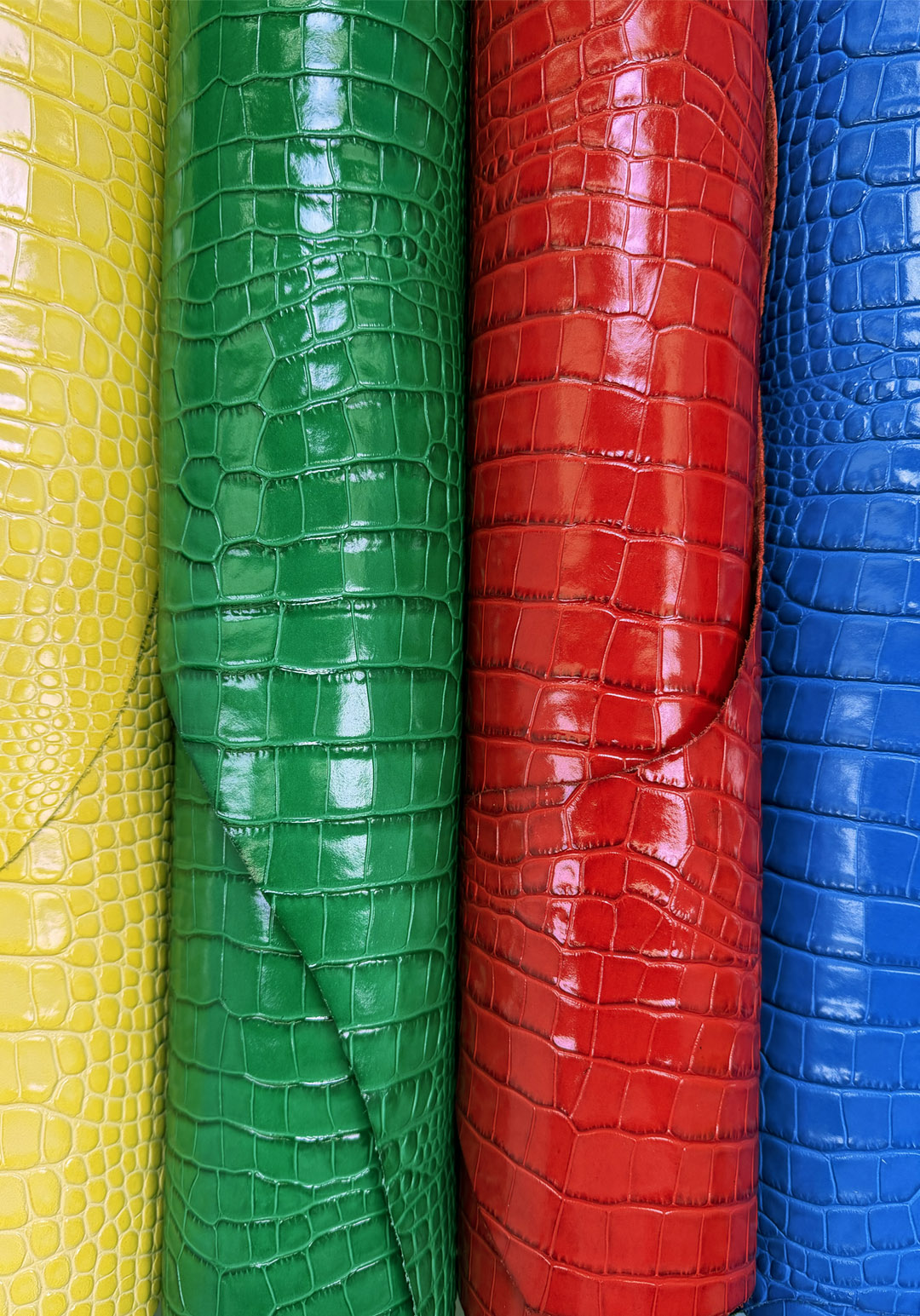 Firm cow leather with a crocodile print | Como Collection