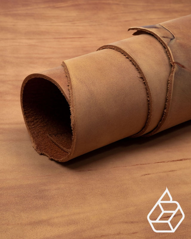 Vegetable tanned tough nubuck harness leather - Brown | Sevilla Collection