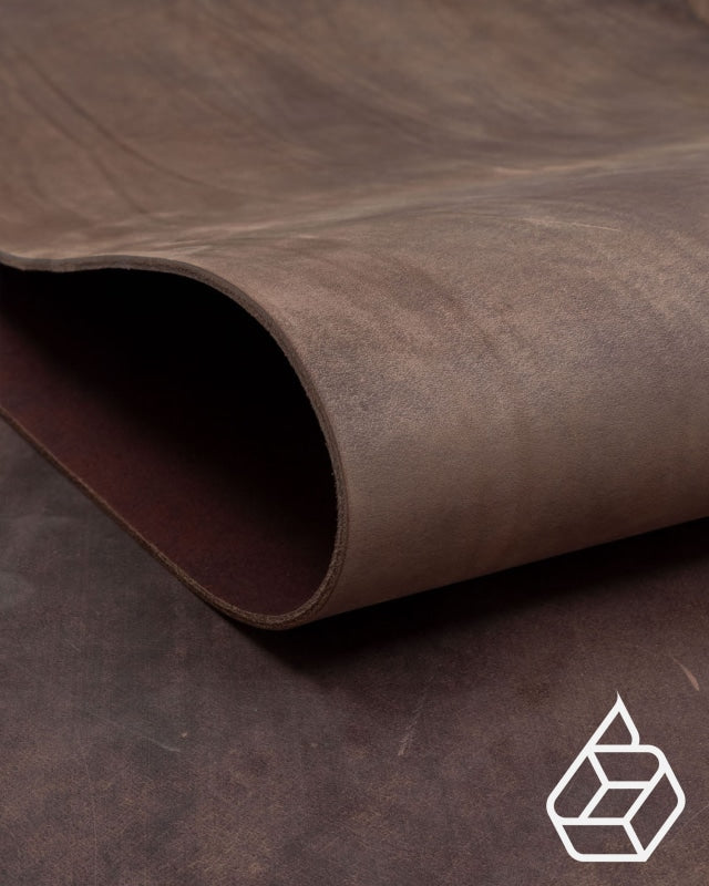 Vegetable tanned tough nubuck harness leather - Brown | Sevilla Collection