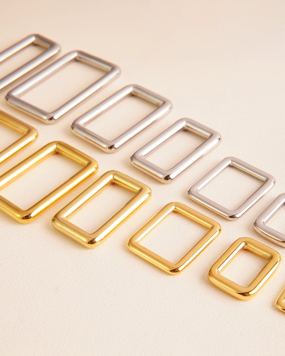 Stainless steel rectangular ring in gold or silver for leather